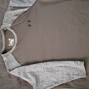 Under Armour, Men's heatgear shirt. 3/4 length sleeves. Dark green and gray